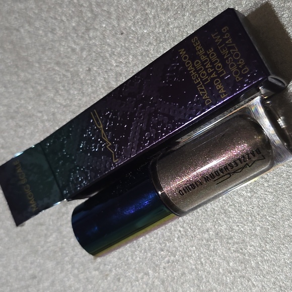 ❇️🧚♀️MAGIC SCALE MAC RARE Dazzleshadow Eyeshadow NWT - Picture 5 of 6